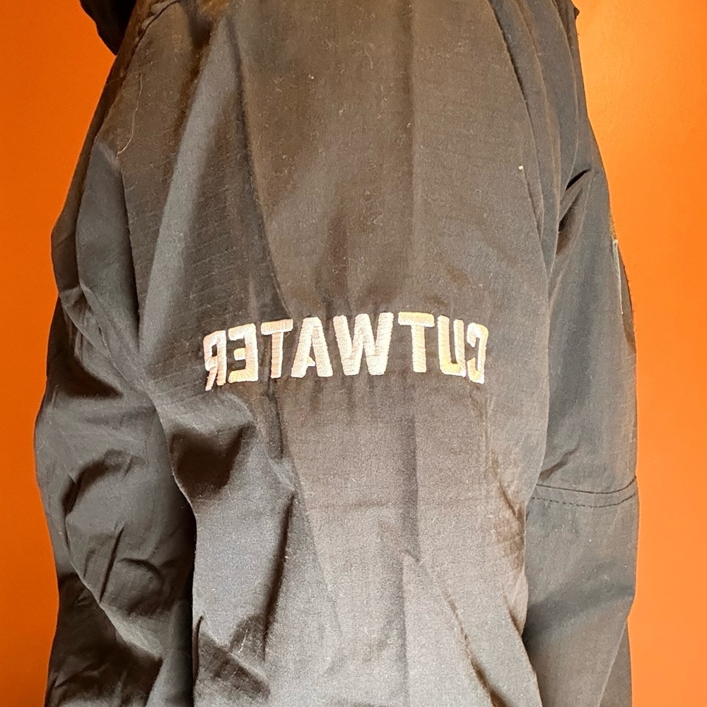 Reef Men's Charcoal Hooded Windbreaker - Picture 3 of 7